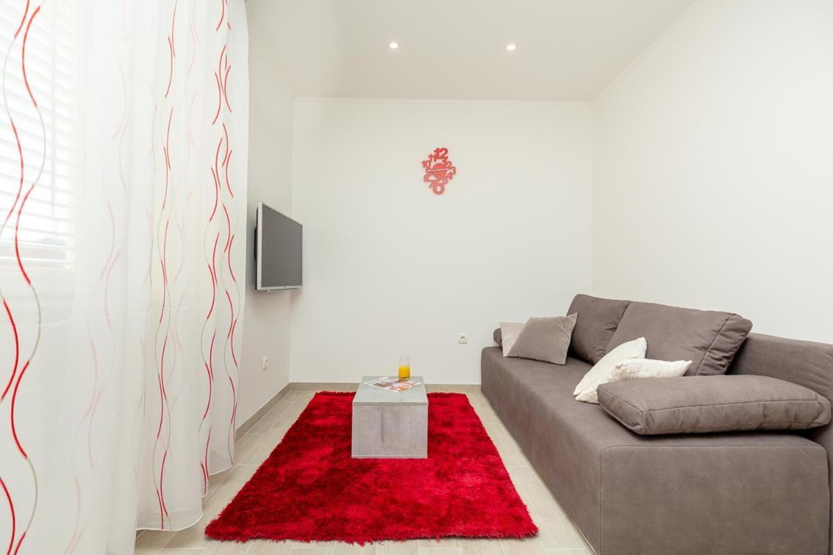 Apartments Red And Blue Mlini Exterior foto